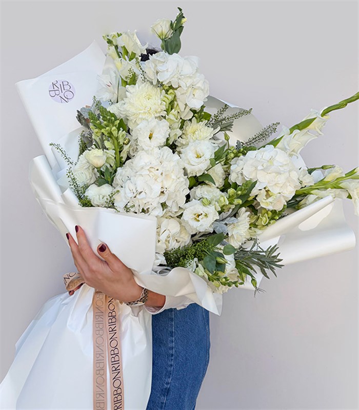 Cloud Bembeyaz Çiçekler Buketi