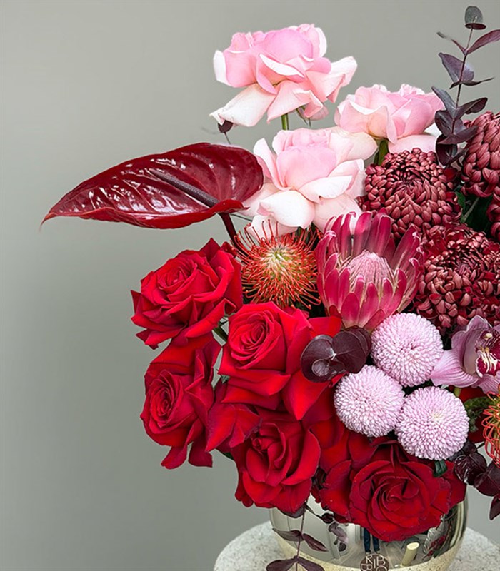 Poem Silver Vazoda Pembe Kırmızı Güller Çiçekleri