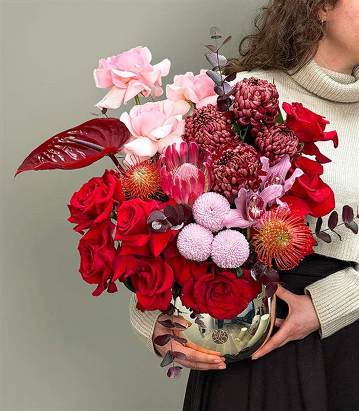 Poem Silver Vazoda Pembe Kırmızı Güller Çiçekleri