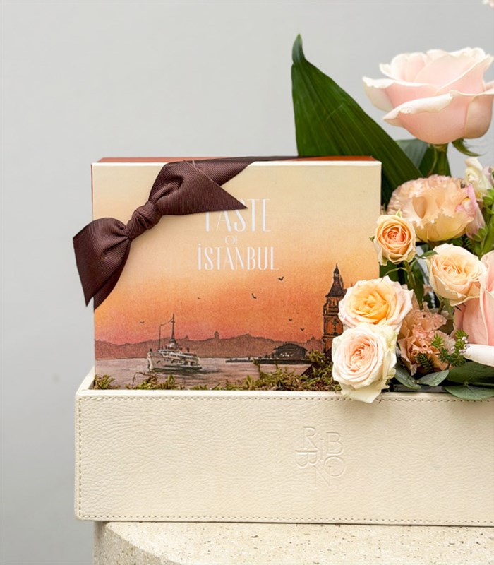 Krem Deri Kutuda Harem Chocolate Çikolatalı Lokum Çiçek Hediye Seti