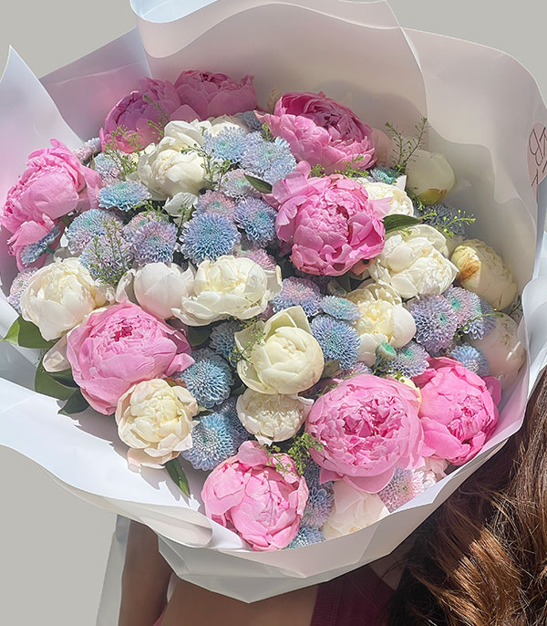 Grand Deluxe Mavi Krizantem Beyaz Pembe Şakayık Buketi