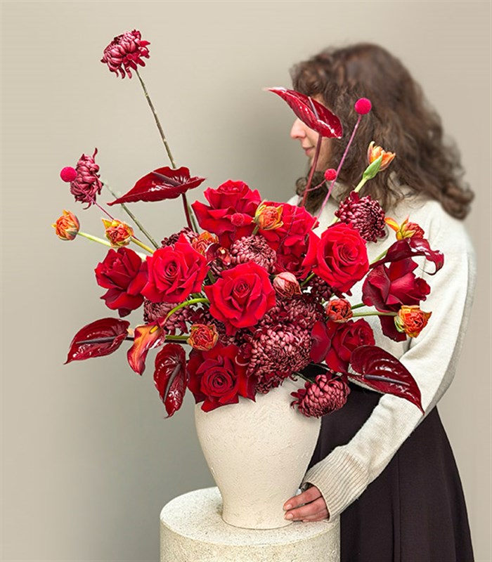 Beloved Deluxe Seramik Vazoda Kırmızı Gül Lale Aranjmanı