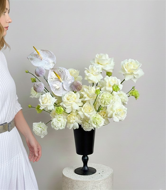 Cloud Dancer Beyaz Gül Vazo Aranjman