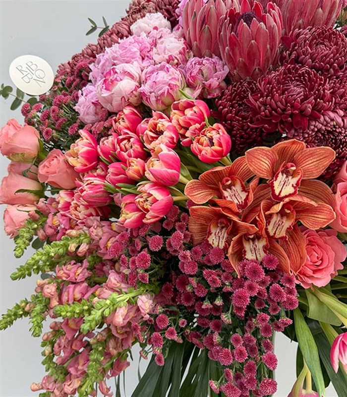 Royal Deluxe Pembe Şakayık Bordo Anastasya Gül Lale Aranjman