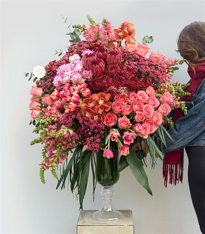 Royal Deluxe Pembe Şakayık Bordo Anastasya Gül Lale Aranjman