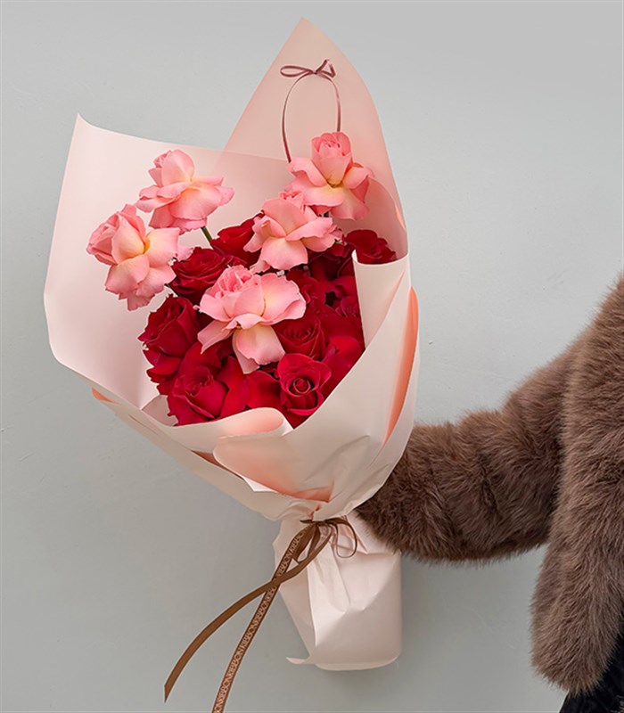 Match Deluxe Kırmızı Pembe Güller Buketi