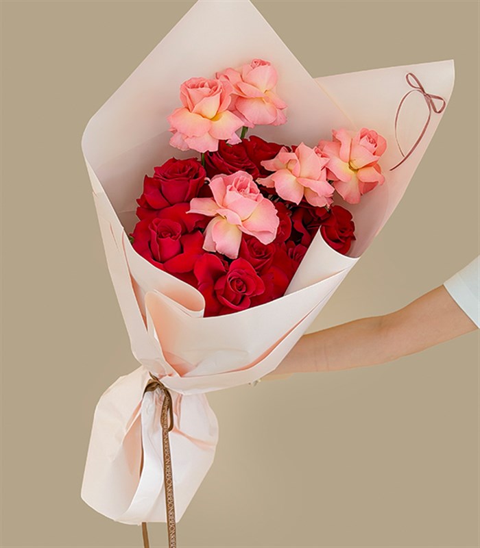Match Deluxe Kırmızı Pembe Güller Buketi