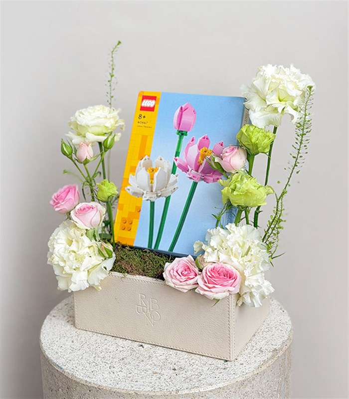 Krem Deri Kutuda LEGO Lotus Çiçekleri Hediye Aranjmanı