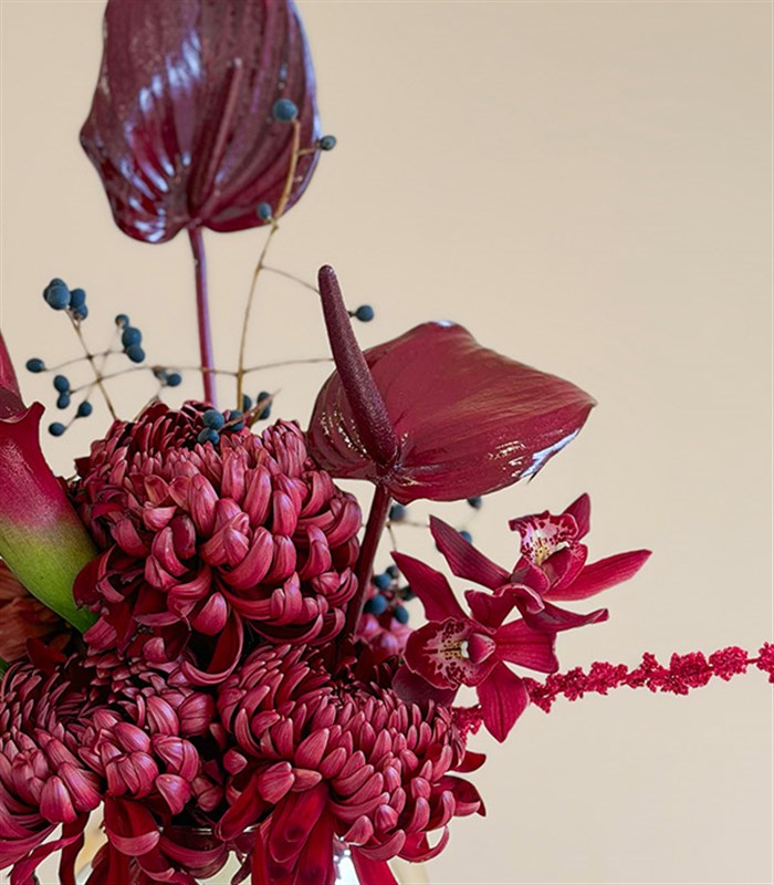 Burgundy Steel Bordo Anastasya Antoryum Aranjmanı