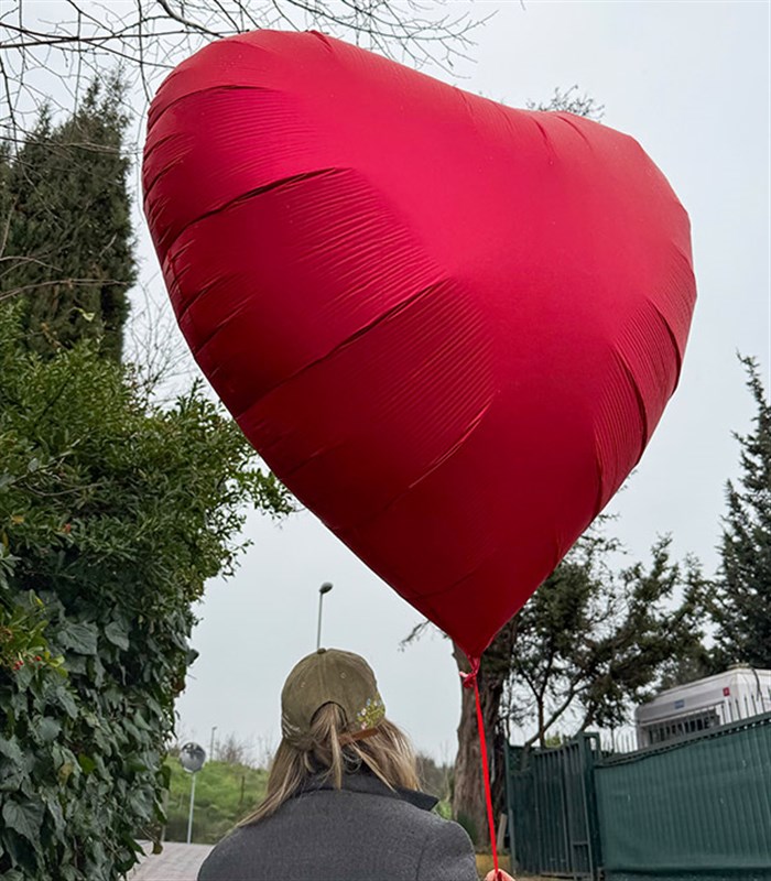 Kırmızı Uçan Kalp Balon 150 cm