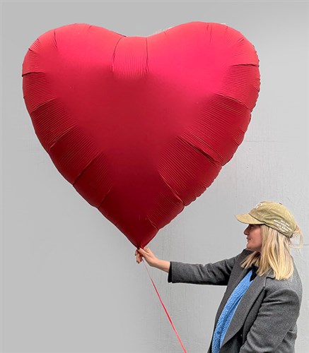 Kırmızı Uçan Kalp Balon 150 cm