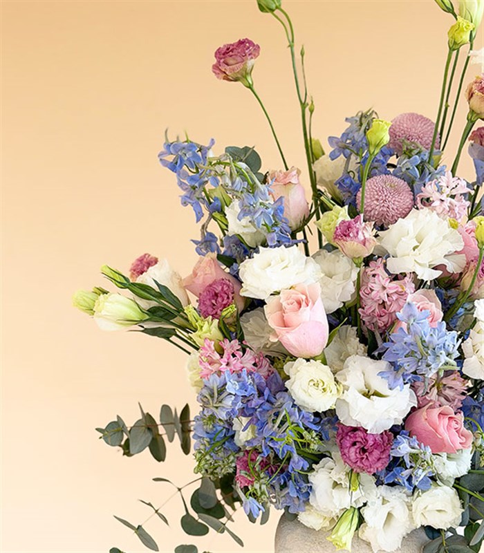 Forever Deluxe Krem Seramik Vazoda Pastel Çiçeği