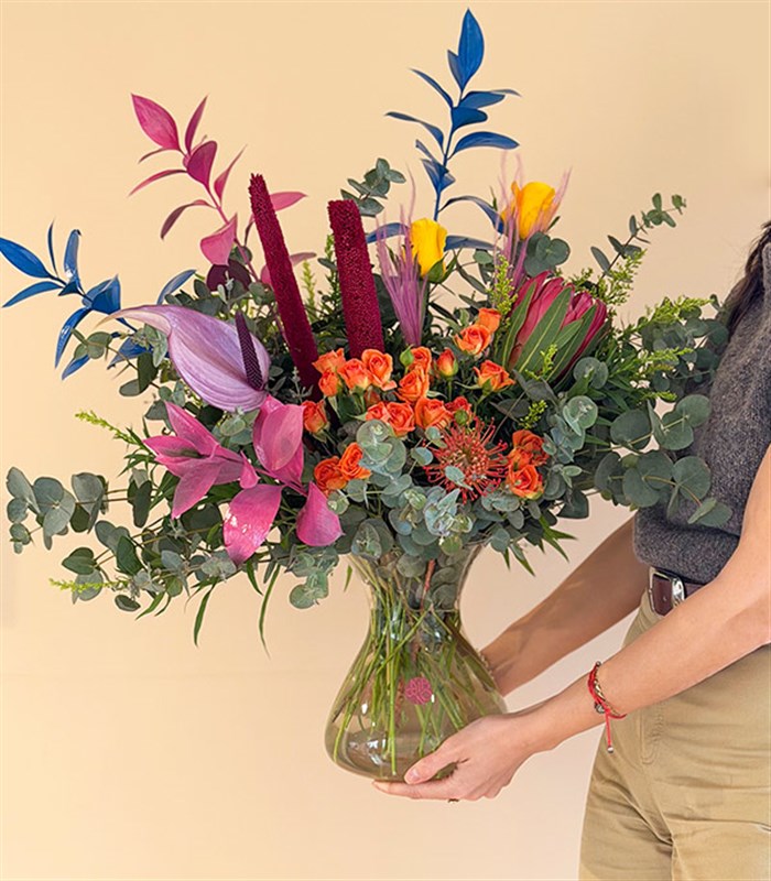 Firecracker Protealı Sarı Gül Rengarenk Çiçekler Aranjmanı