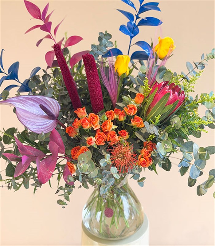 Firecracker Protealı Sarı Gül Rengarenk Çiçekler Aranjmanı