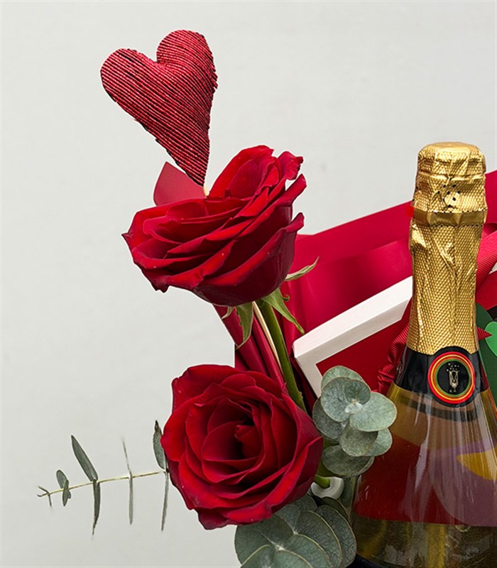 Siyah Kadife Kutlama Çikolatalı Hediye Kutusu