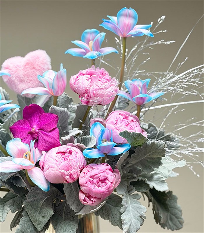 Moonpetal Deluxe Silver Vazoda Unicorn Lale Pembe Şakayık Aranjmanı