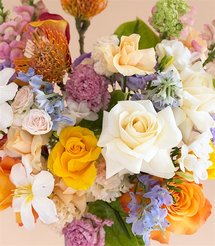 Bloom Deluxe Lila Seramik Vazoda Bahar Çiçekleri