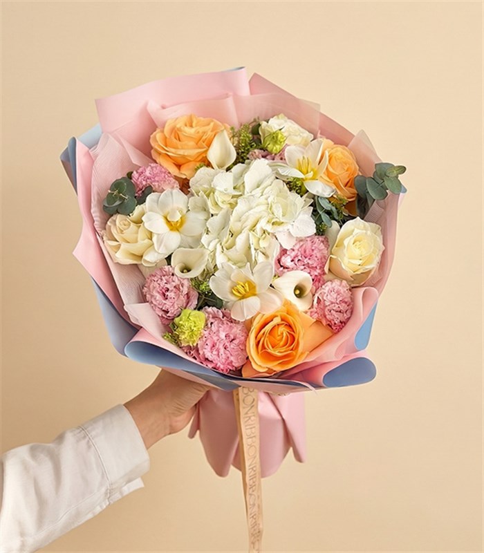 Eloria Beyaz Ortanca Gala Kayısı Gül Buketi