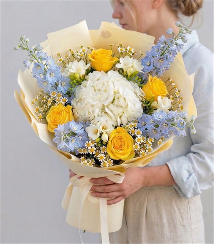 Golden Haze Beyaz Ortanca Gül Delfinyum Bahar Buketi