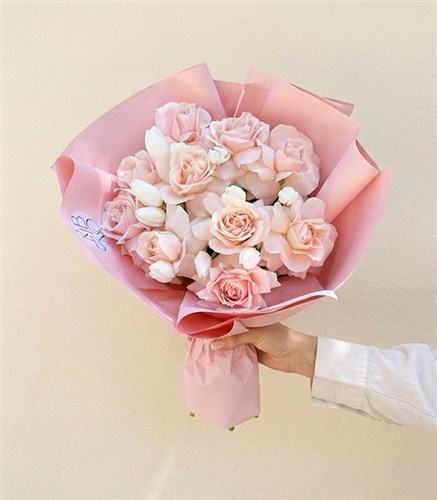 Summer Romance Deluxe Pembe Gül Beyaz Lale Buketi