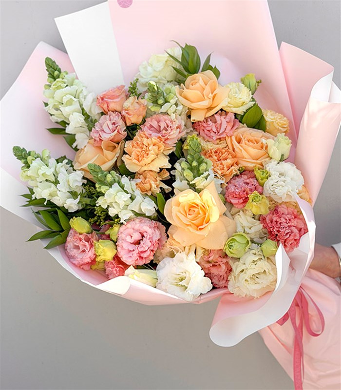 Deluxe Sheryl Kayısı Gül Beyaz Çiçekler Buketi