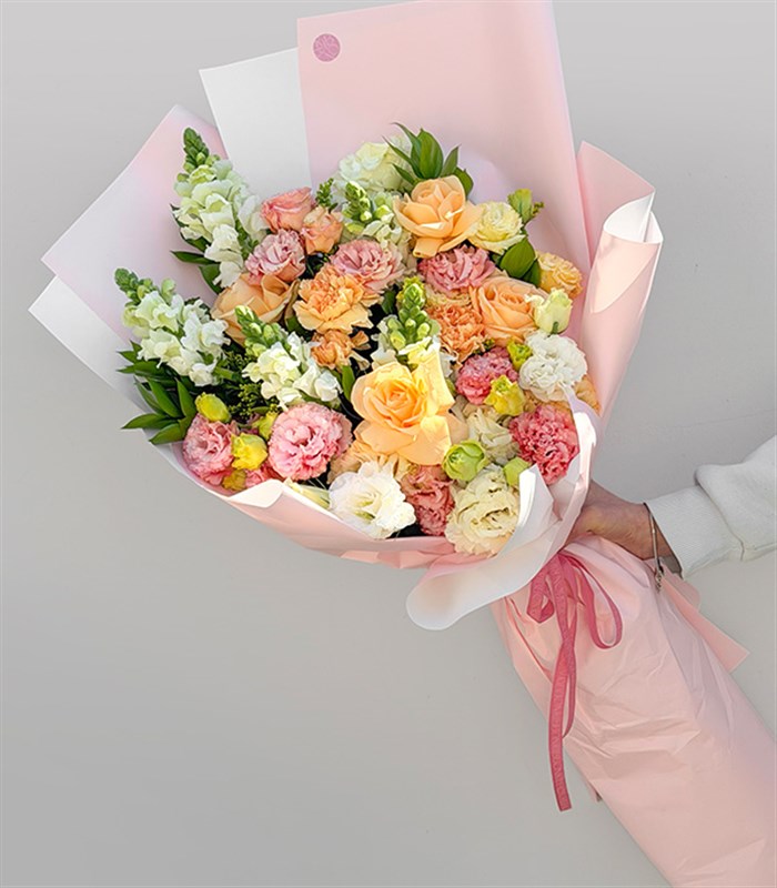 Deluxe Sheryl Kayısı Gül Beyaz Çiçekler Buketi