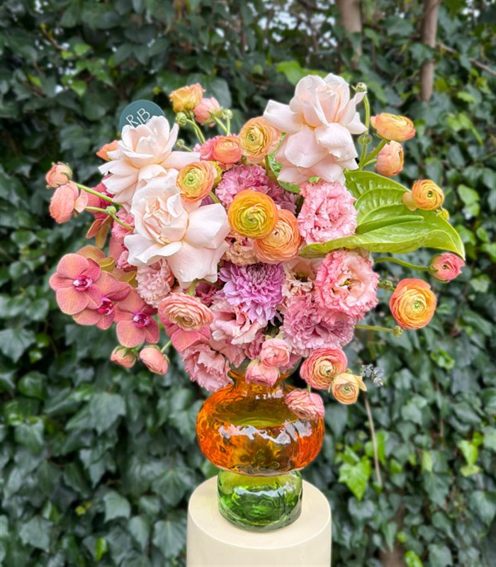 Fairy Wing Cam Vazoda Pembe Gül Antoryum Bahar Çiçekleri