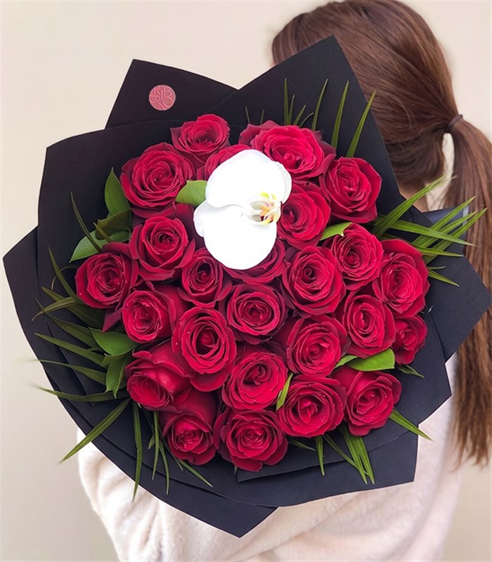 Amore 25 Red Roses Bouquet