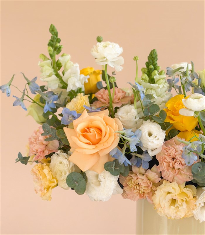 Brise Apricot Rose White Spring Flowers Table Arrangement
