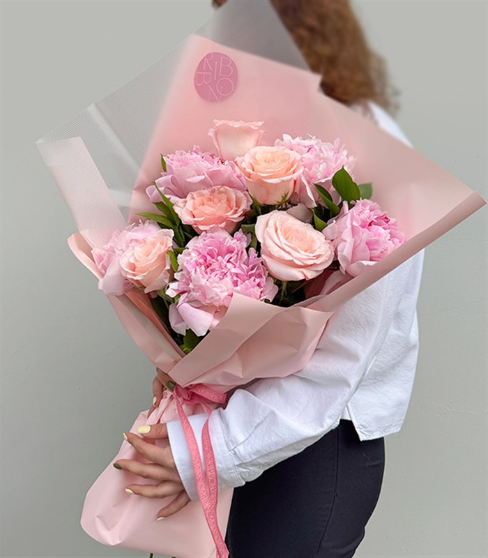 Beatrice Pembe Gül Pembe Şakayık Buketi