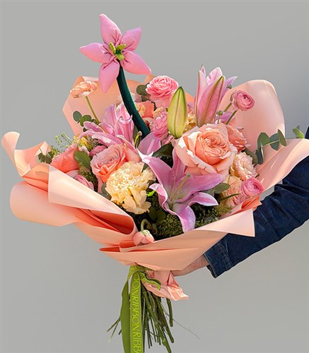 Lilyland Pink Lily and Rose Bouquet with Flower Clip