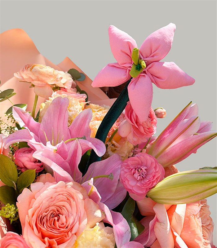 Lilyland Çiçek Tokalı Pembe Lilyum Gül Buketi