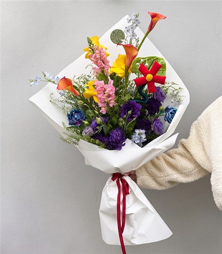 Mom's Crown Colorful Bouquet with Flower Buckle
