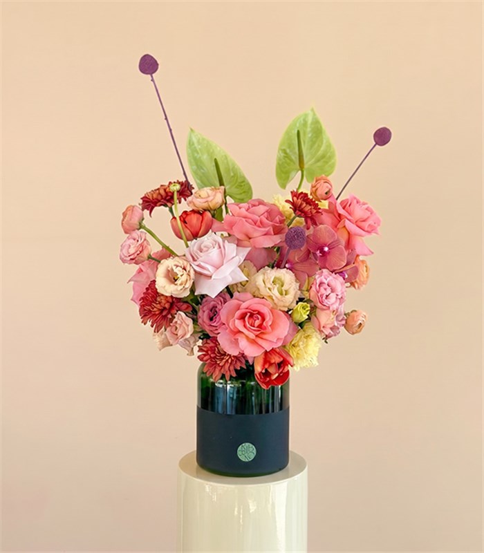 Wonder Orange Glass Vase Pink Rose Anthurium Spring Arrangement