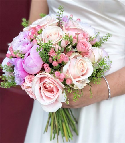 Emma 9 Pembe Gül 7 Pembe Şakayık Gelin Buketi
