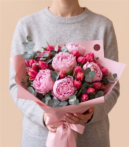 Deluxe 5 Şakayık 25 Pembe Lale Buketi