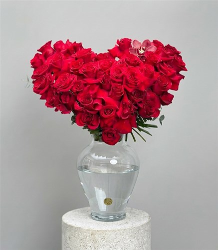 Red Heart Deluxe Vazoda Kalp 41 Kırmızı Gül Aranjmanı