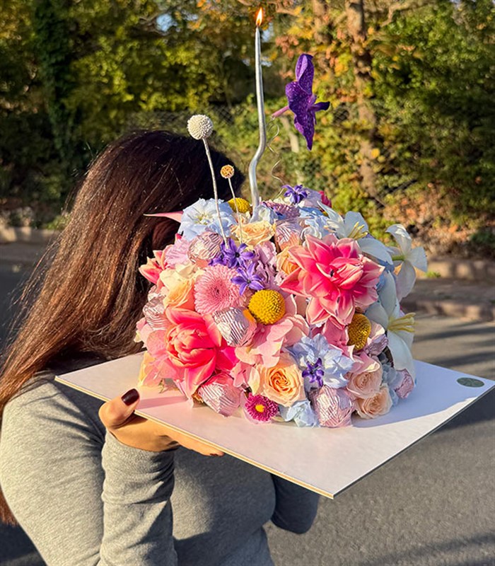 RIBBON Flower Cake Deluxe Çiçek Çikolata Aranjmanı