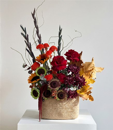 Recolte Autumn Arrangement of Red Roses and Sunflowers in a Basket