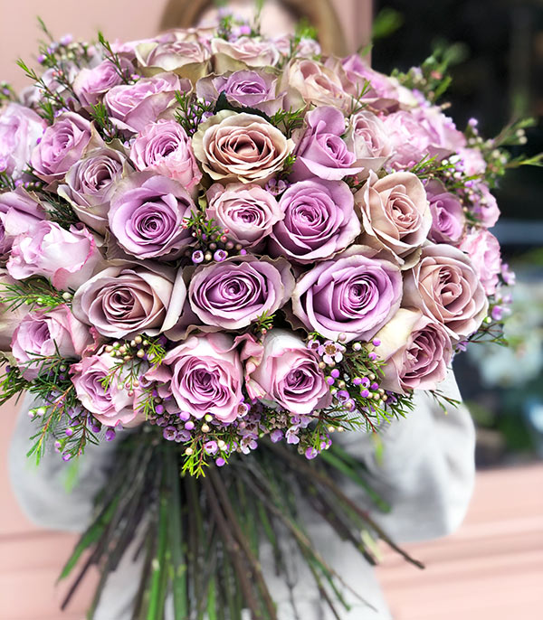 Grand Deluxe 75 Lilac Roses Bouquet