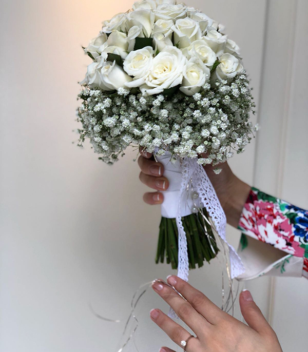Klasik Beyaz Güller Gelin Buketi & Yaka Çiçeği Seti