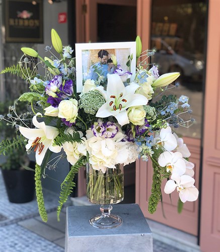 baby congratulations flower box with toy