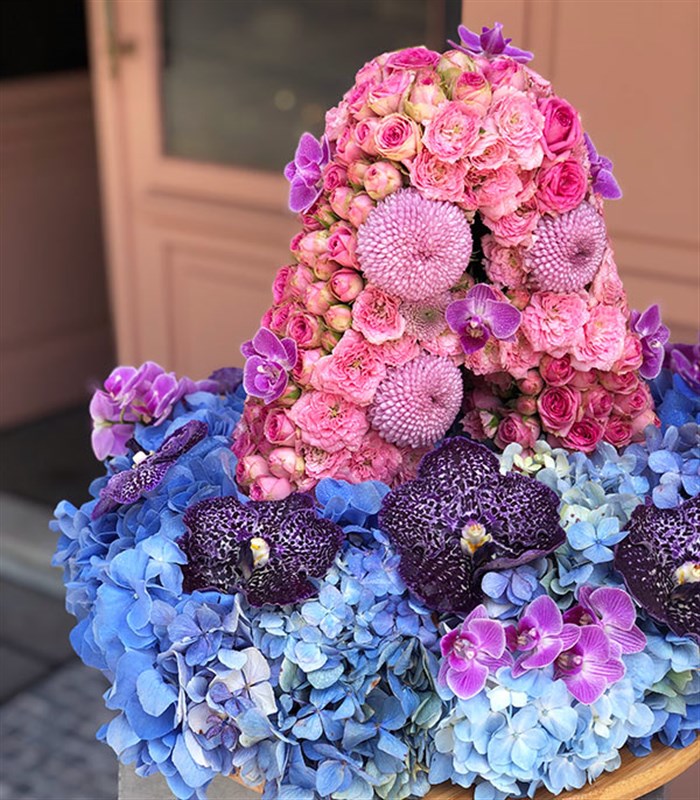 Pembe Dekoratif Kişiye Özel Baş Harf Çiçek Aranjmanı