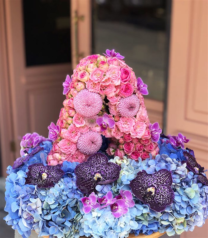 Pembe Dekoratif Kişiye Özel Baş Harf Çiçek Aranjmanı