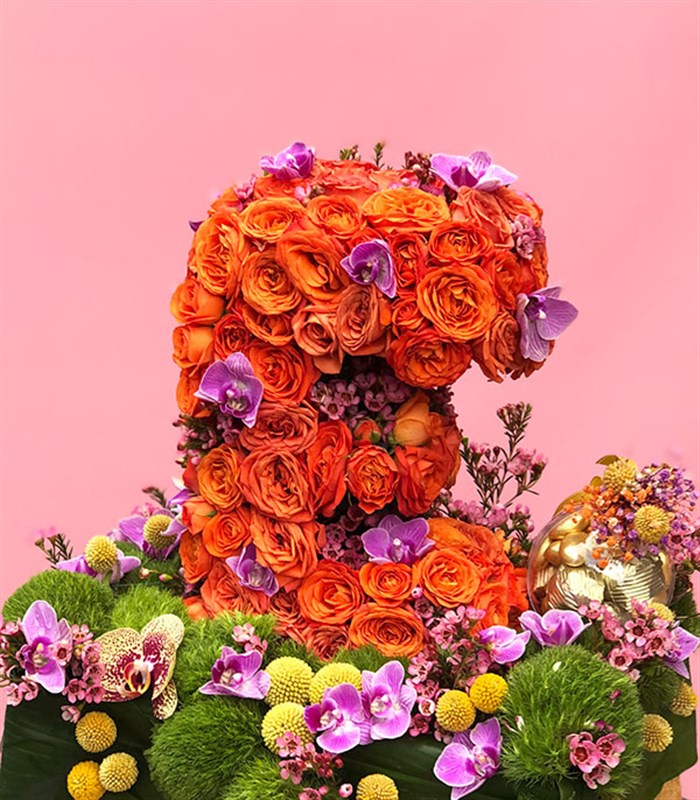 Turuncu Dekoratif Kişiye Özel Baş Harf Çiçek Aranjmanı