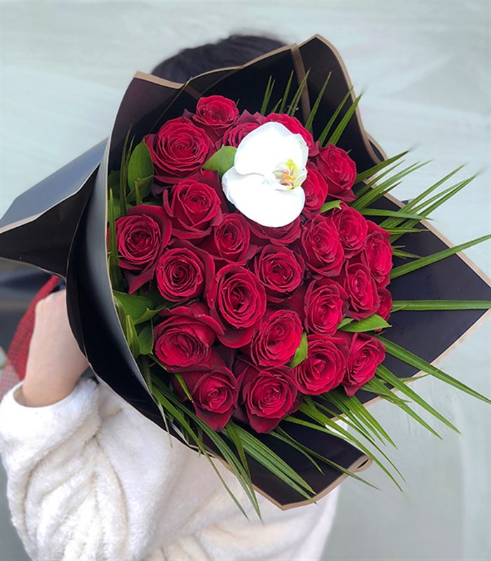 Amore 25 Kırmızı Gül Buketi