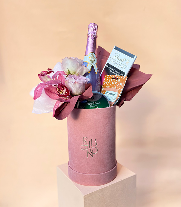Non Alcoholic Champagne Celebration Gift Box Pink