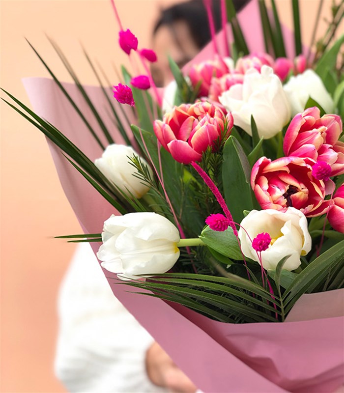 Lilly Beyaz Pembe Beyaz 20 Lale Buketi