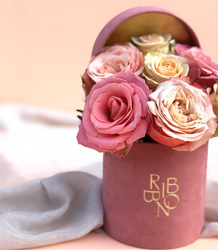 Rosaline Mini Somon Pembe Gül Kutu Çiçek