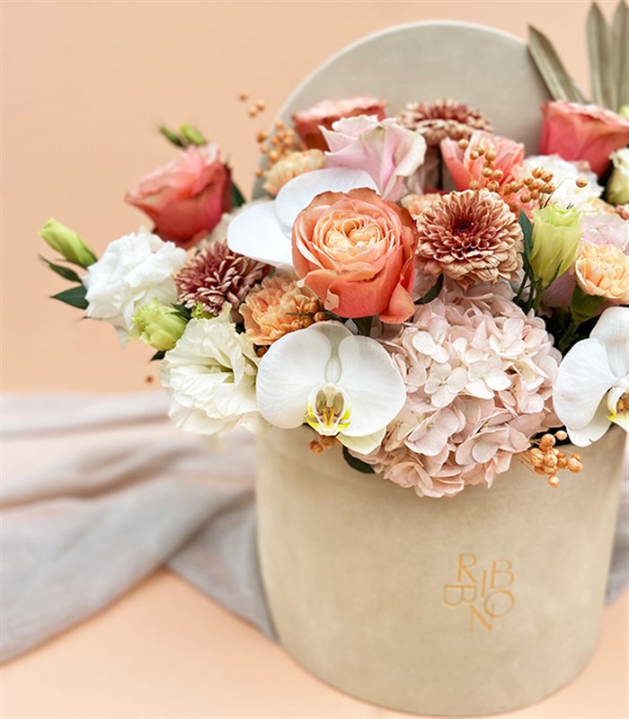 Lena Grand Pembe Ortanca Somon Gül Krem Kutu Çiçek